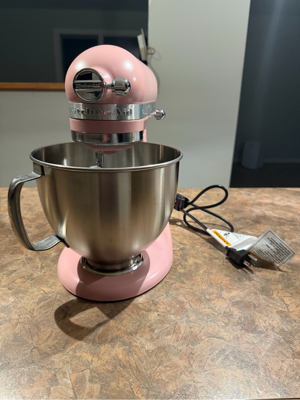 KitchenAid Artisan Rose Pink Stand Mixer with Stainless Steel Bowl